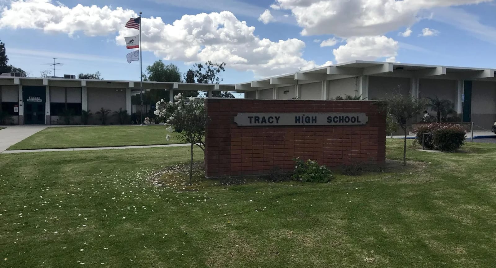 Tracy High School in Cerritos, CA: Tracy High School campus exterior.
