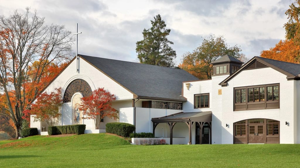 Mater Dei School in Bethesda: Mater Dei School campus exterior.