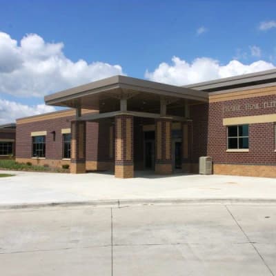 Prairie Trail Elementary School in Ankeny: Prairie Trail Elementary School campus entrance.